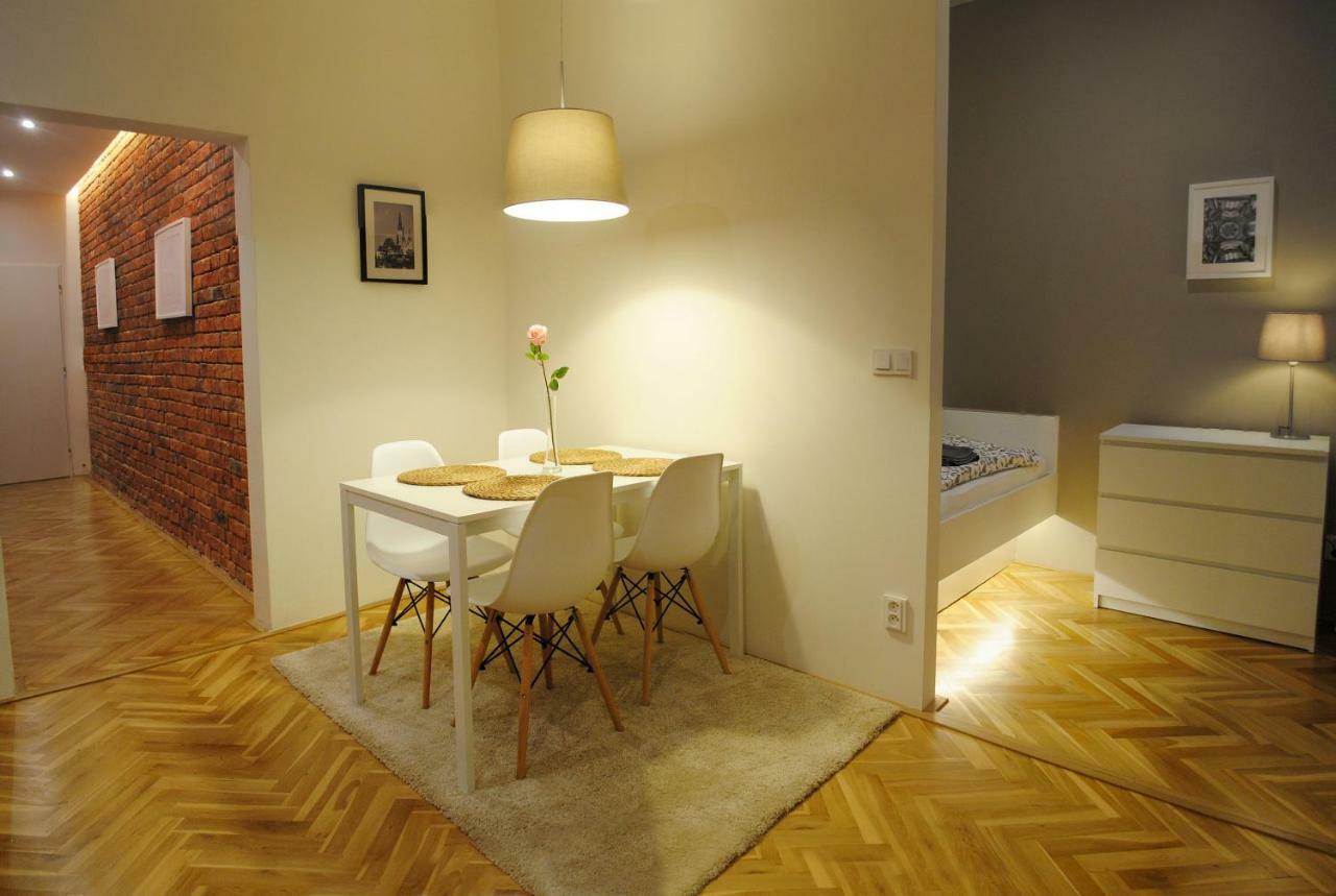 Apartments Centre In Style 올로모우츠 외부 사진