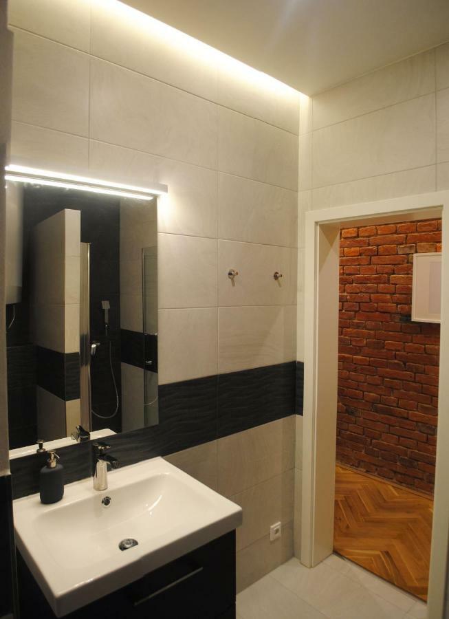 Apartments Centre In Style 올로모우츠 외부 사진