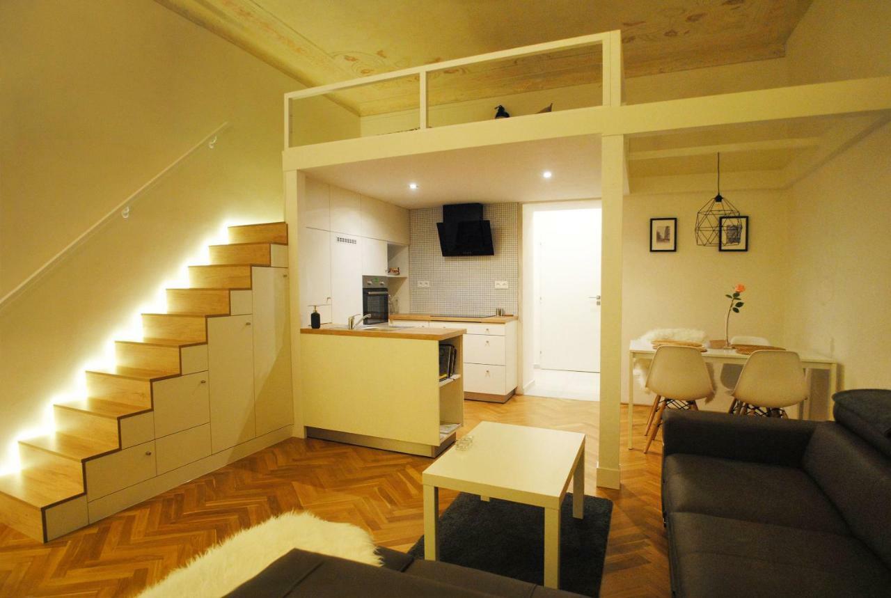 Apartments Centre In Style 올로모우츠 외부 사진