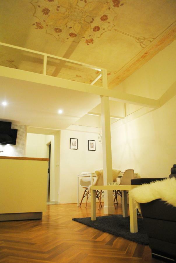 Apartments Centre In Style 올로모우츠 외부 사진